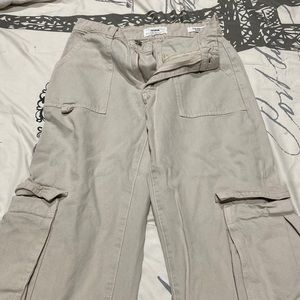 Low rise cargo denim jean